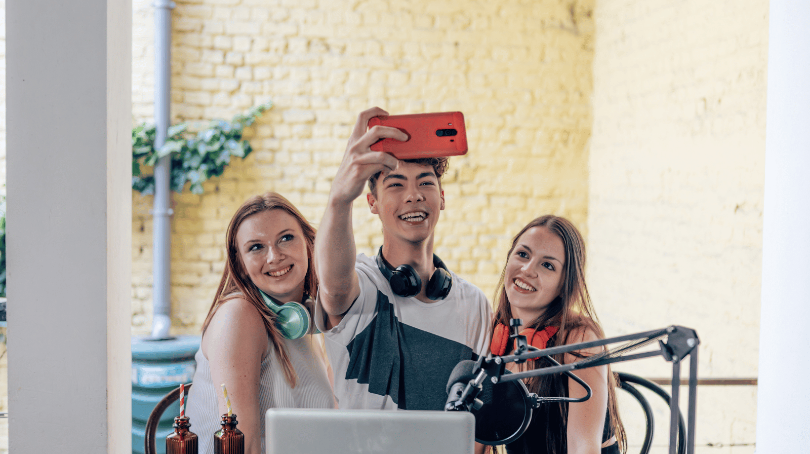 Milenijalci izgaraju na poslu, dok se generacija Z potpuno povukla